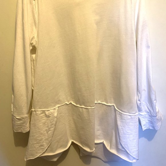 Unique long-sleeved shirt w/ scalloped hem and bling buttons (Medium) - Picture 4 of 4